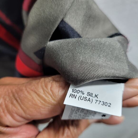 Zara Women 100% Silk Black, Gray & Red Top Size S 12223-0540 - Picture 5 of 6